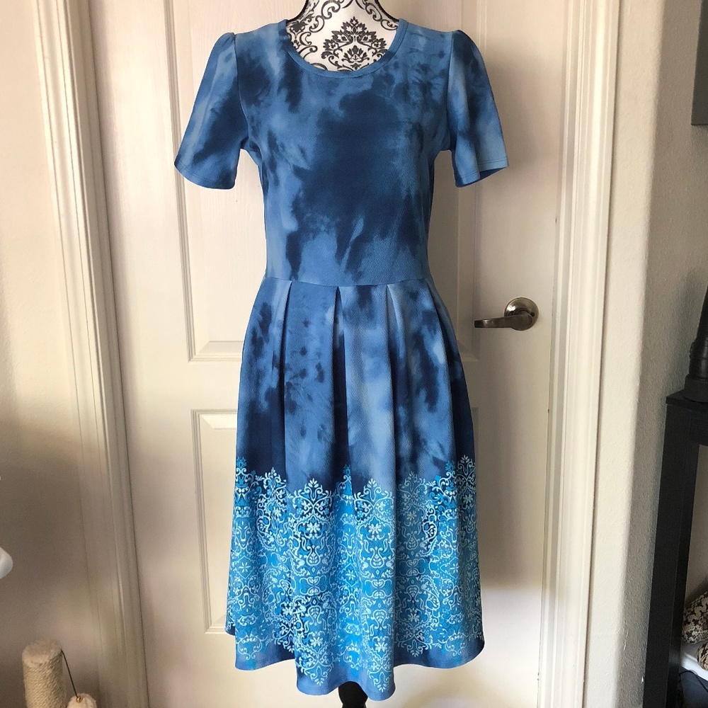 LARGE LULAROE BLUE TIE DYE AMELIA DRESS